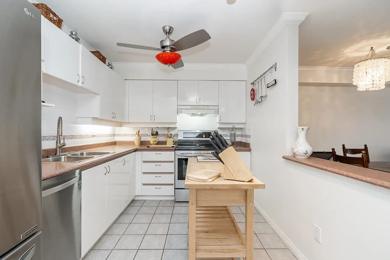 202 15130 29a Avenue, Surrey, BC V4P 3B1 — image 2