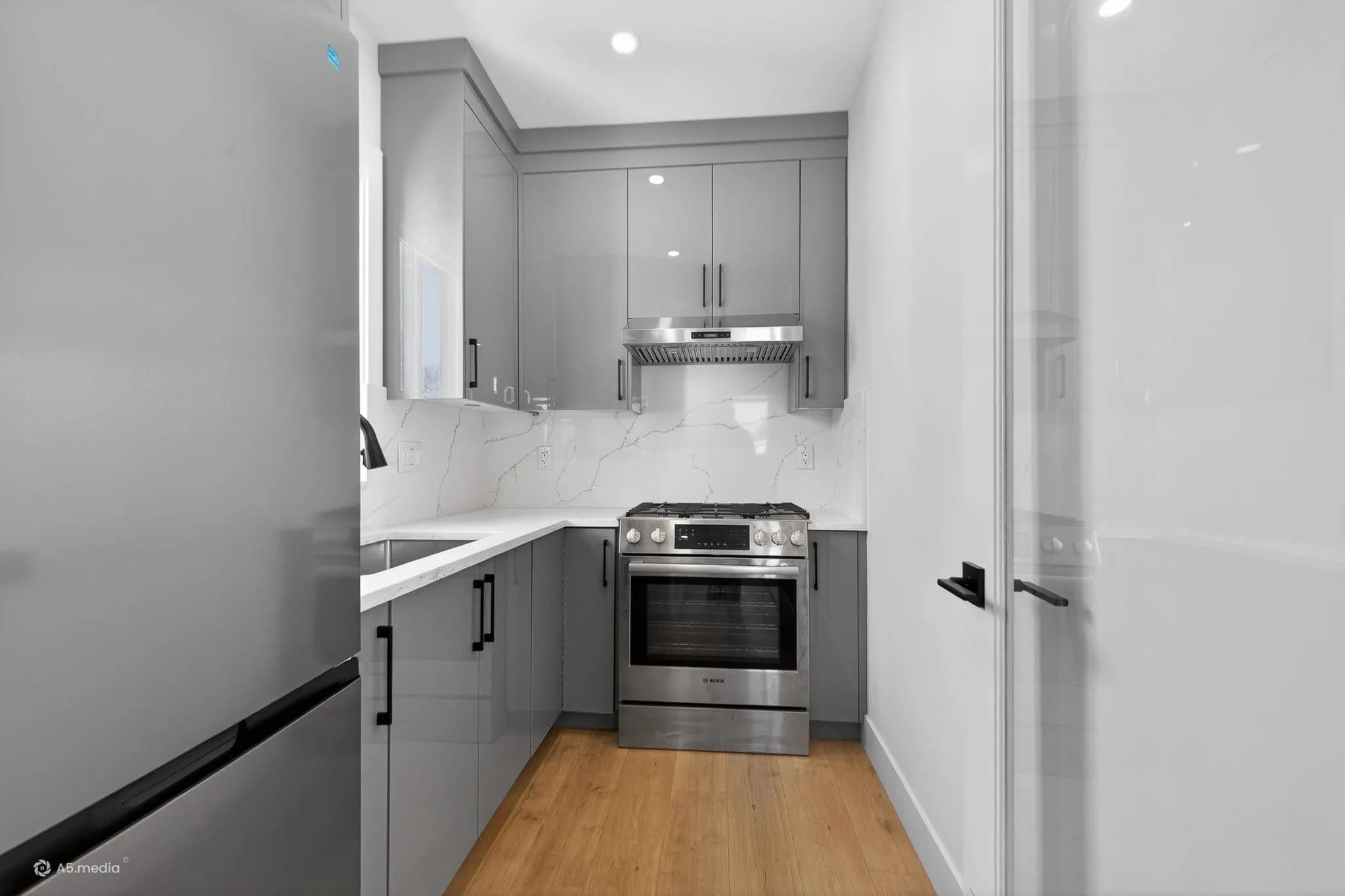 12927 115a Avenue, Surrey, BC V3R 2R3 — image 6