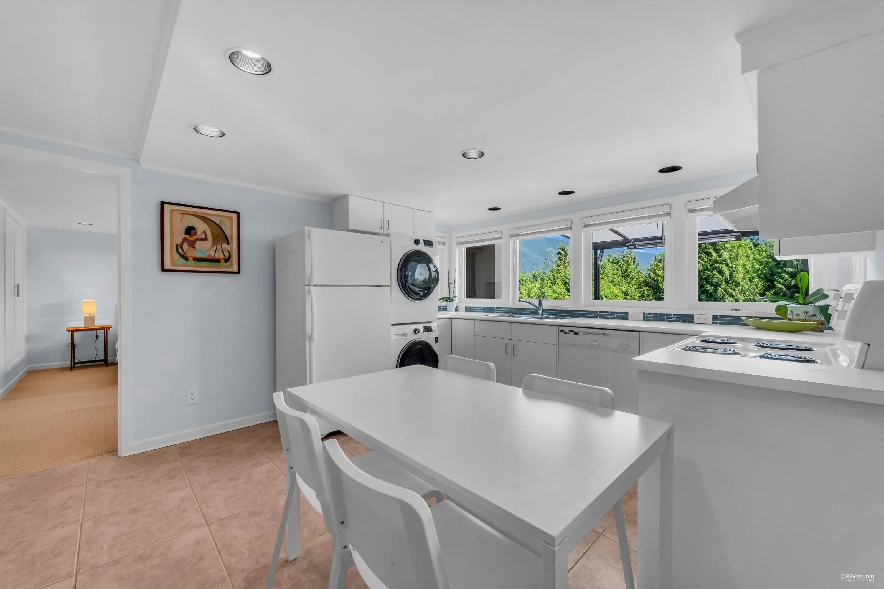 574 St. Andrews Place, West Vancouver, BC V7S 1V8 — image 33