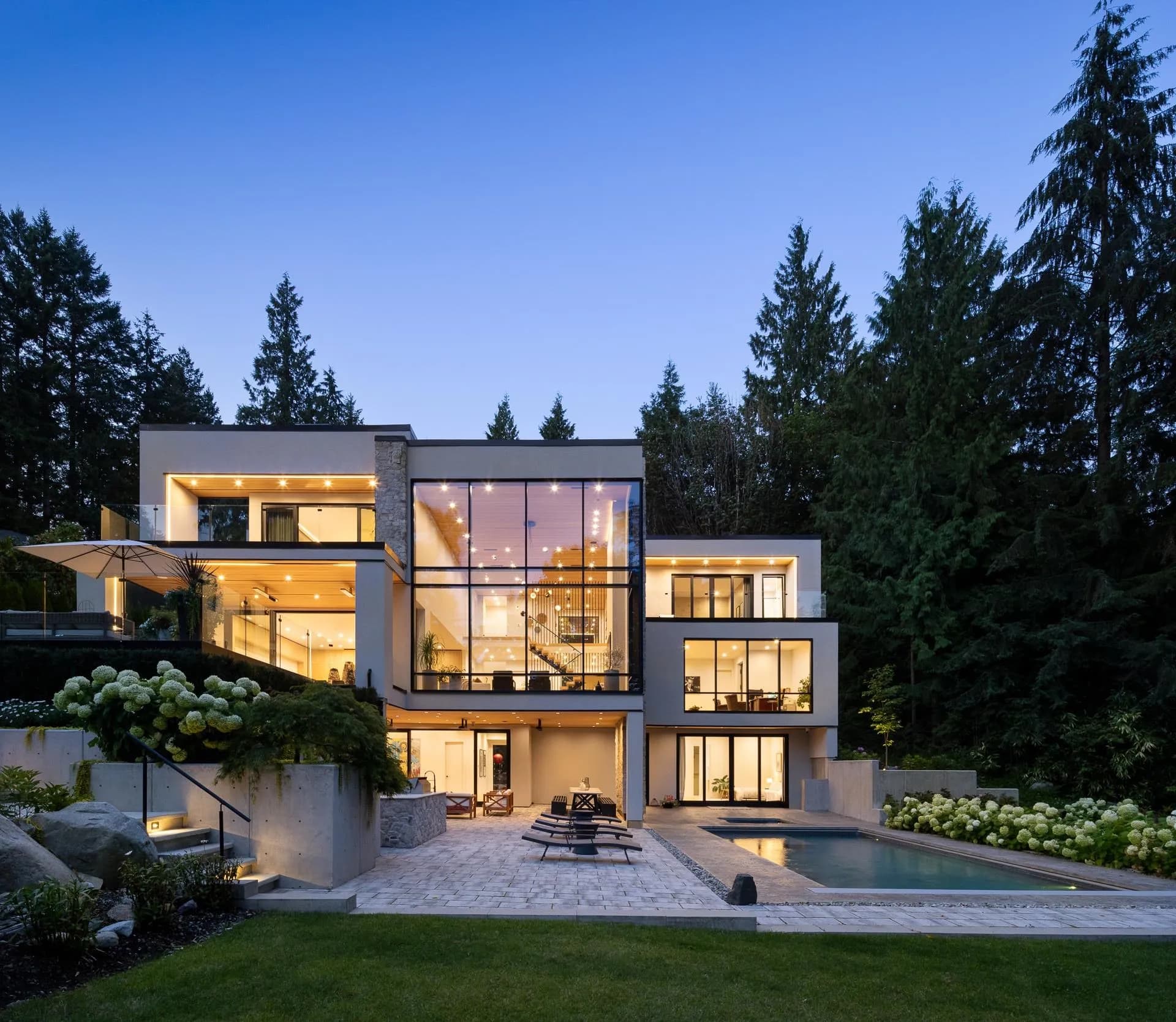 450 Macbeth Crescent, West Vancouver, BC V7T 1V7 — image 1