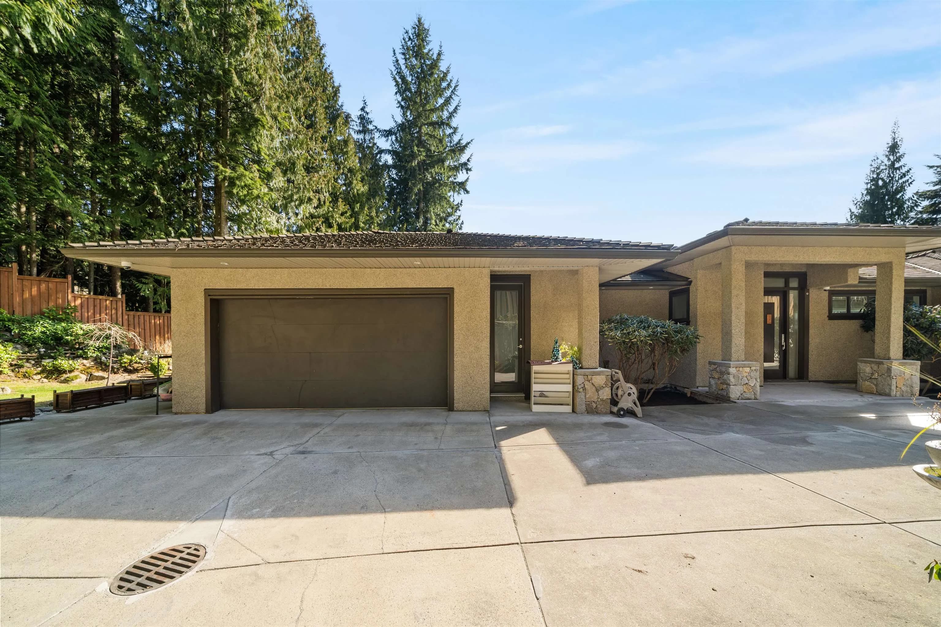 1162 Millstream Road, West Vancouver, BC V7S 2C9 — image 1