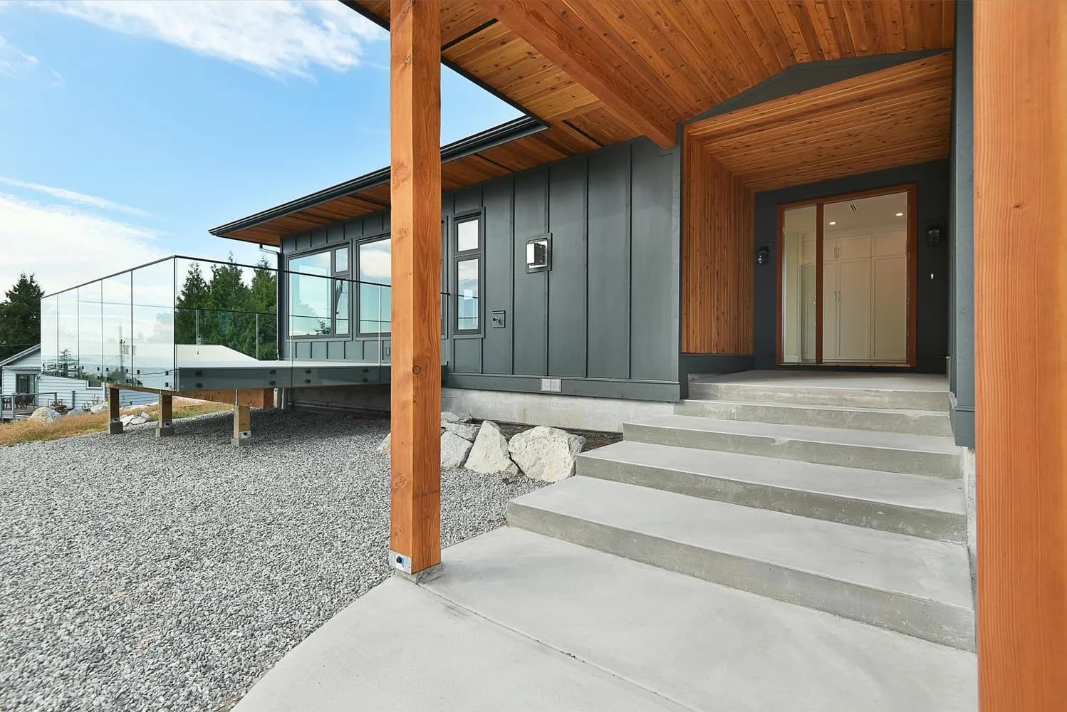 5112 Chapman Road, Sechelt, BC V7Z 0G4 — image 2