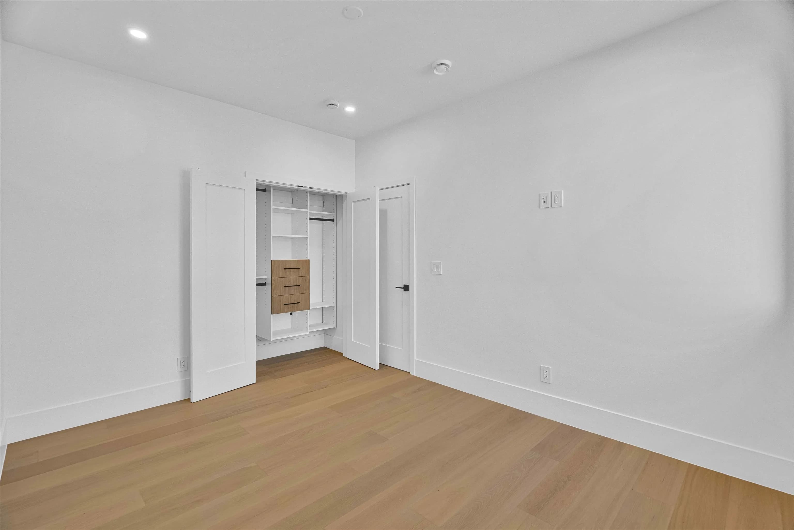 15636 23a Avenue, Surrey, BC V0V 0V0 — image 22