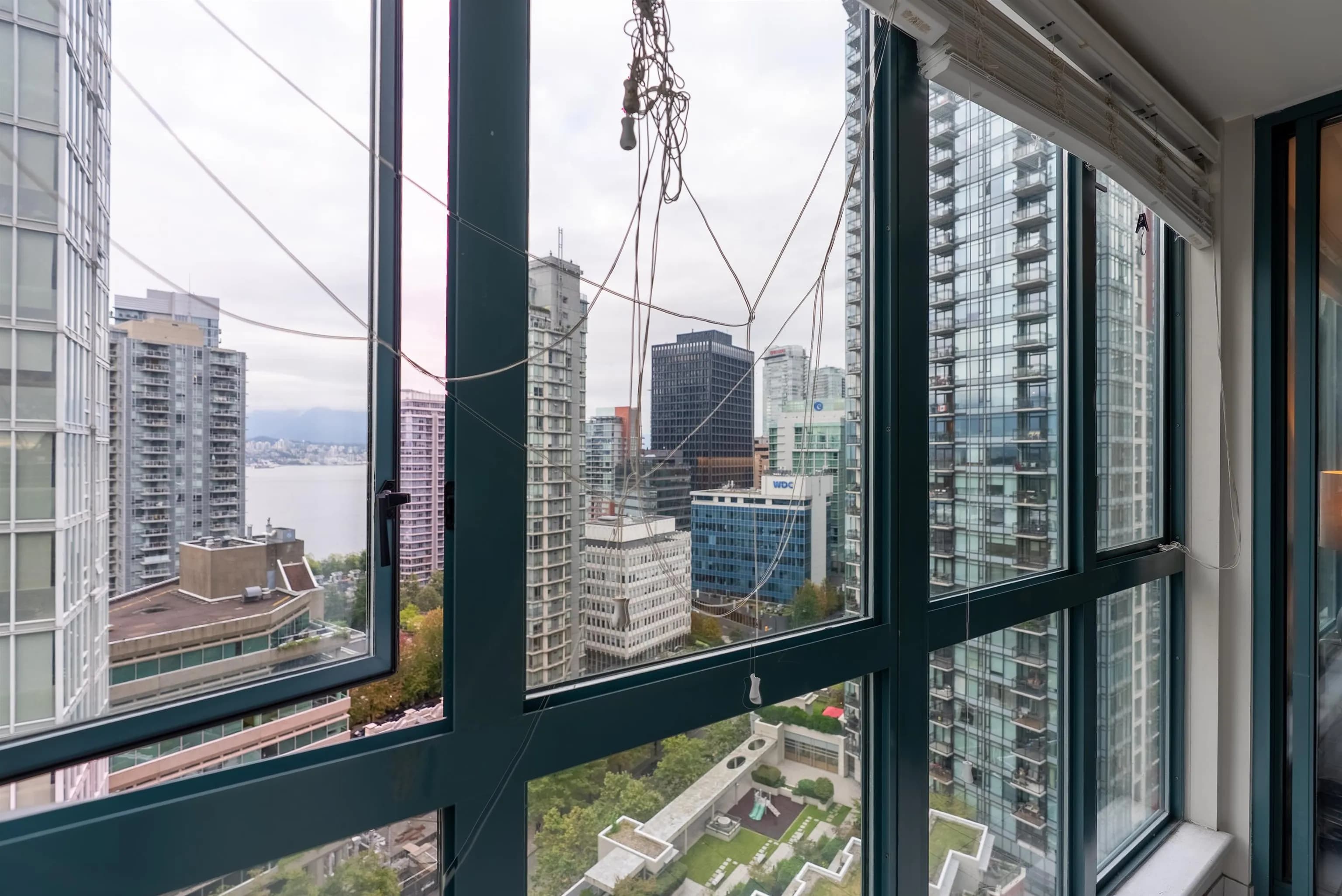 1903 1238 Melville Street, Vancouver, BC V6E 4N2 — image 25