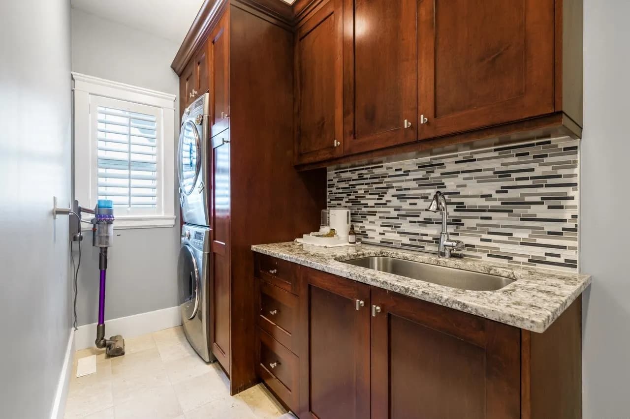 15497 37a Avenue, Surrey, BC V3Z 0H6 — image 24