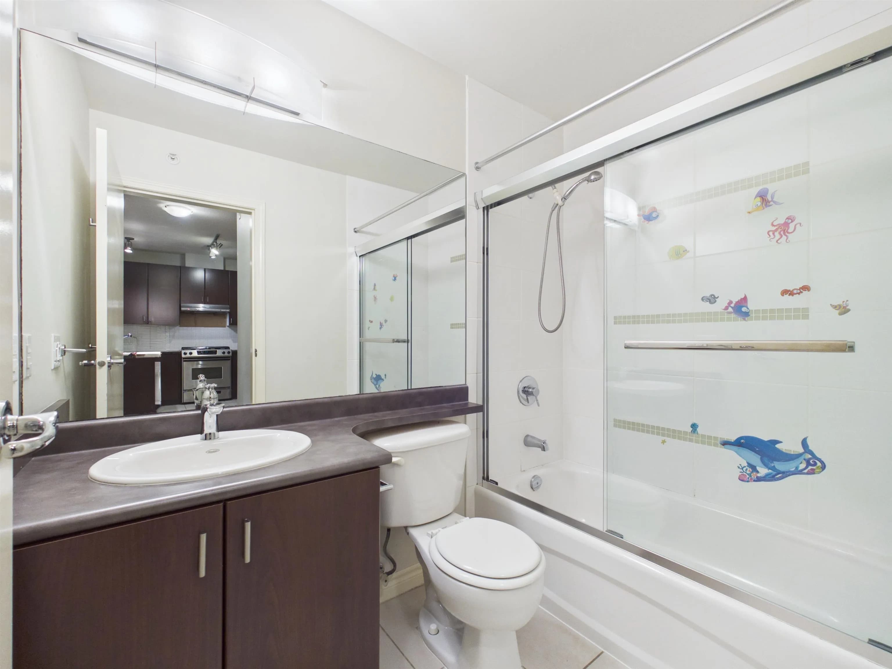 106 6888 Southpoint Drive, Burnaby, BC V3N 5E3 — image 7