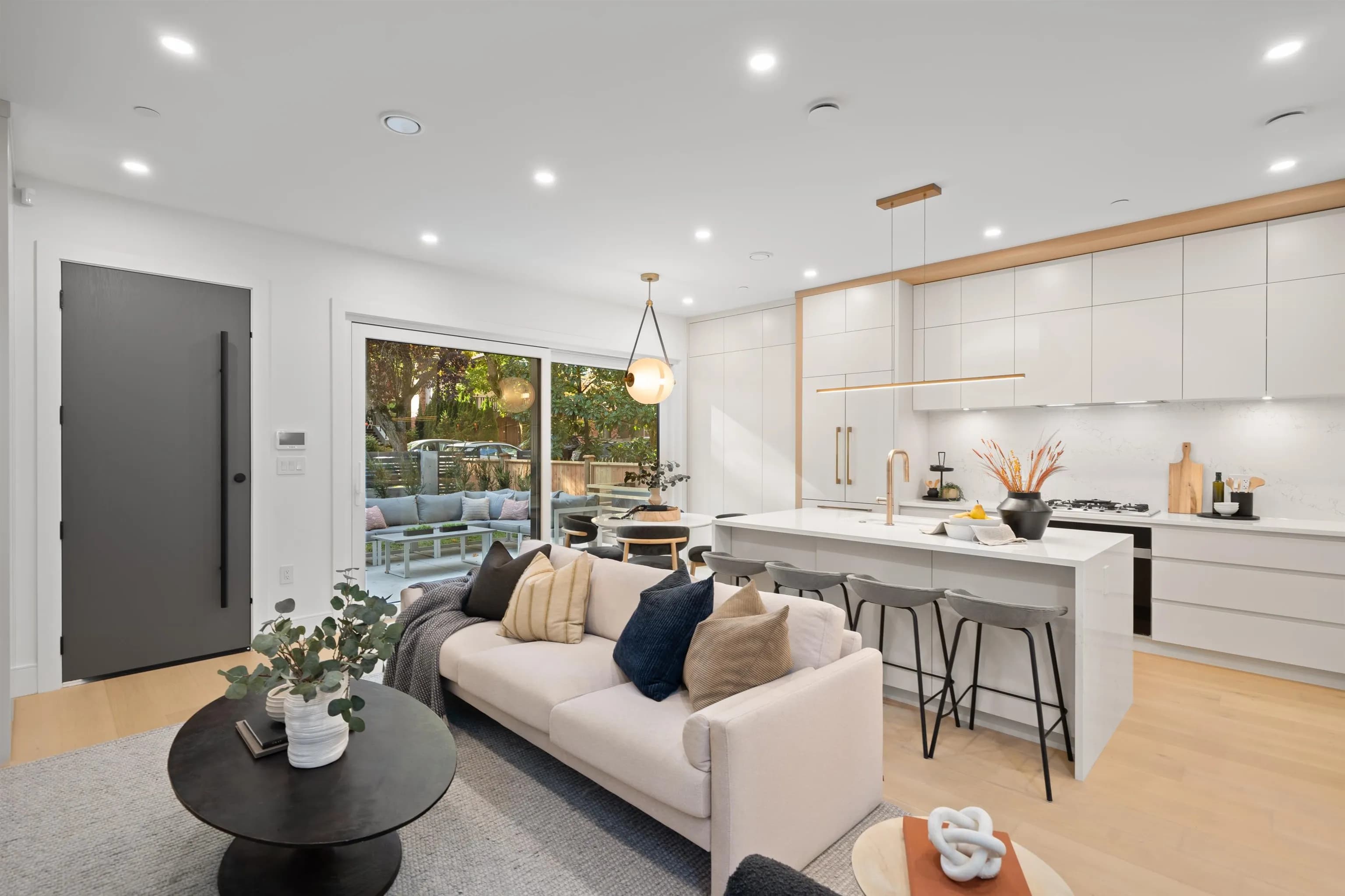 1 3657 W 11th Avenue, Vancouver, BC V6R 2K4 — image 32