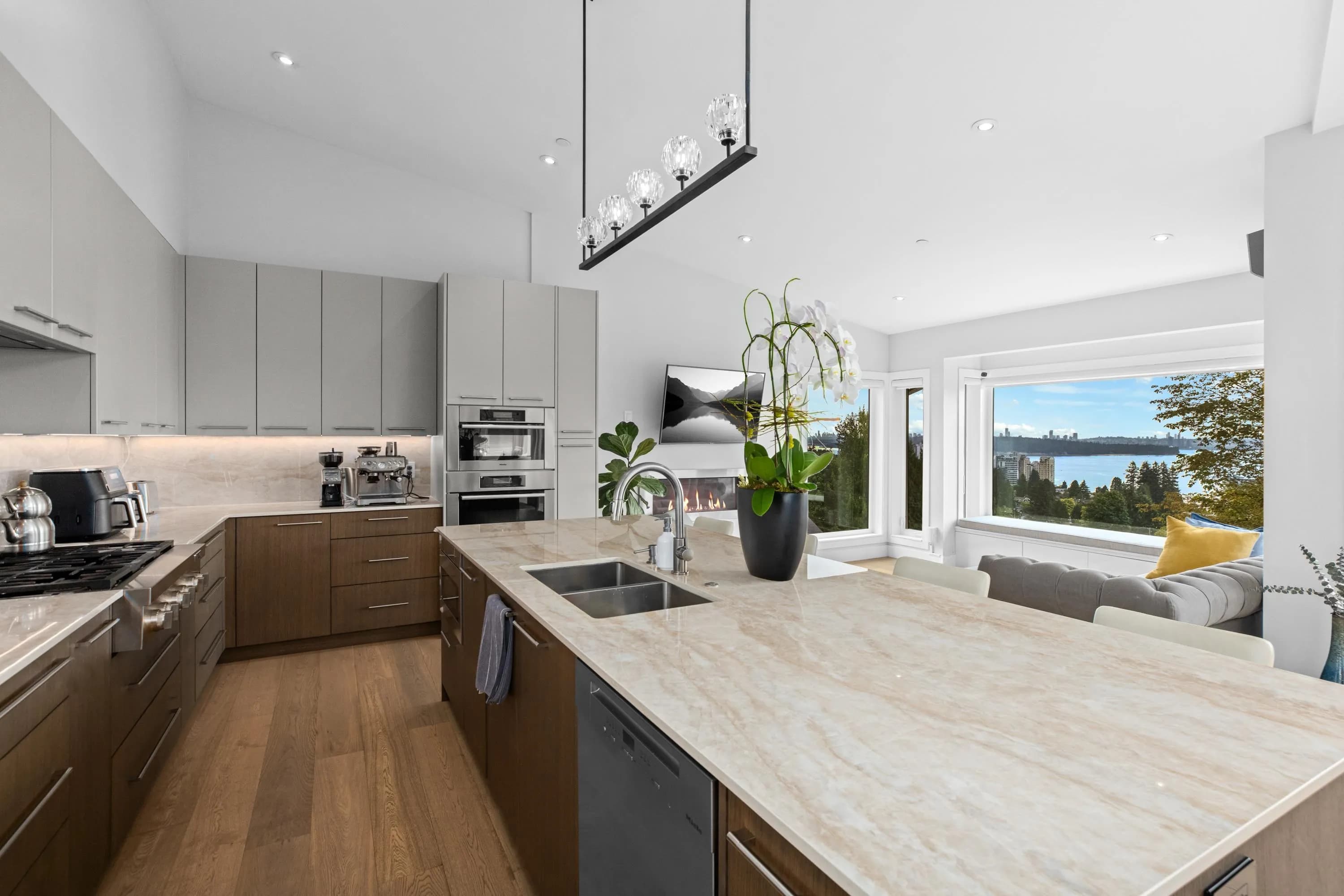 2512 Palmerston Avenue, West Vancouver, BC V7V 2W5 — image 7