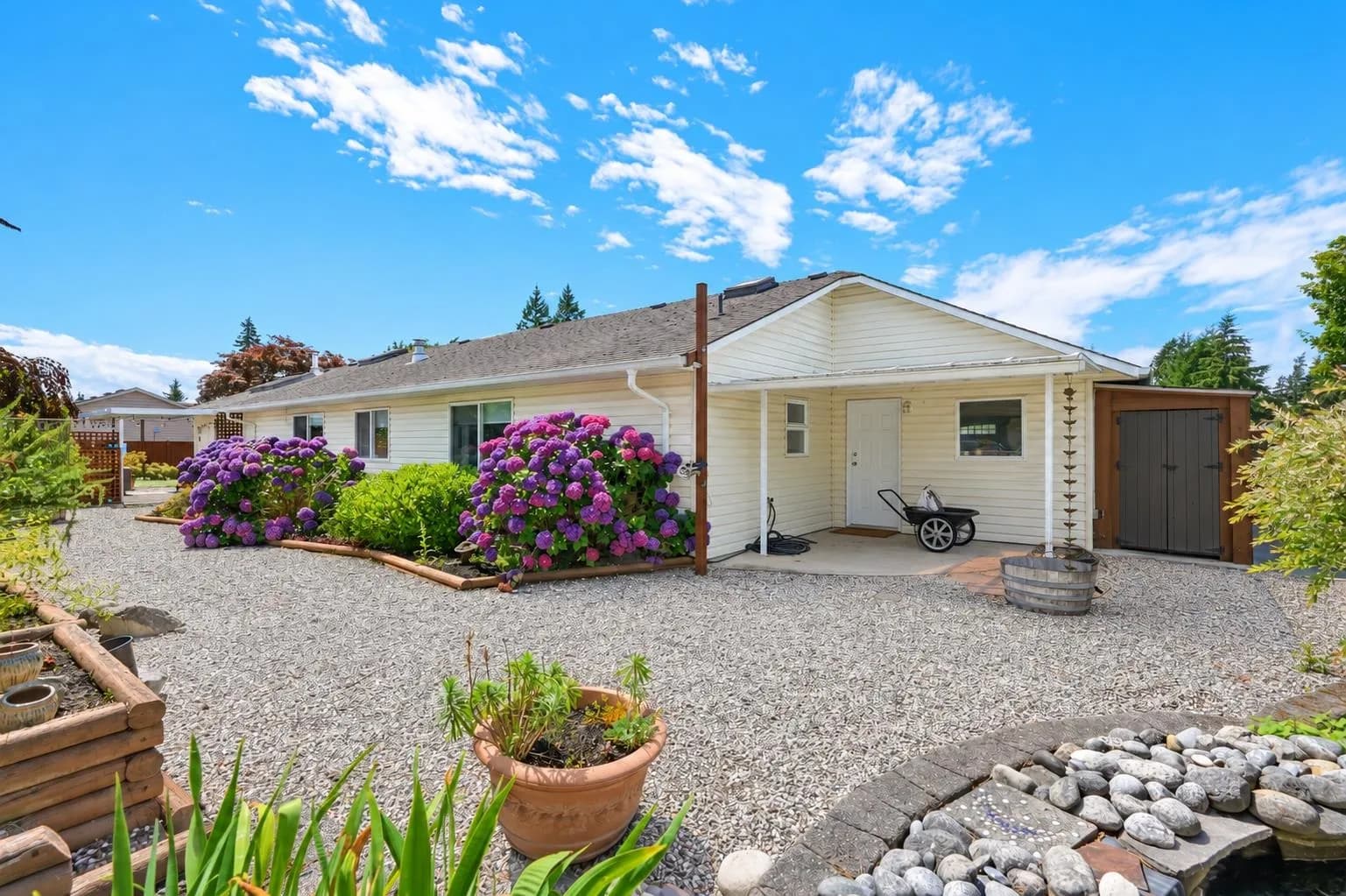 5616 Emerson Road, Sechelt, BC V0N 3A7 — image 3