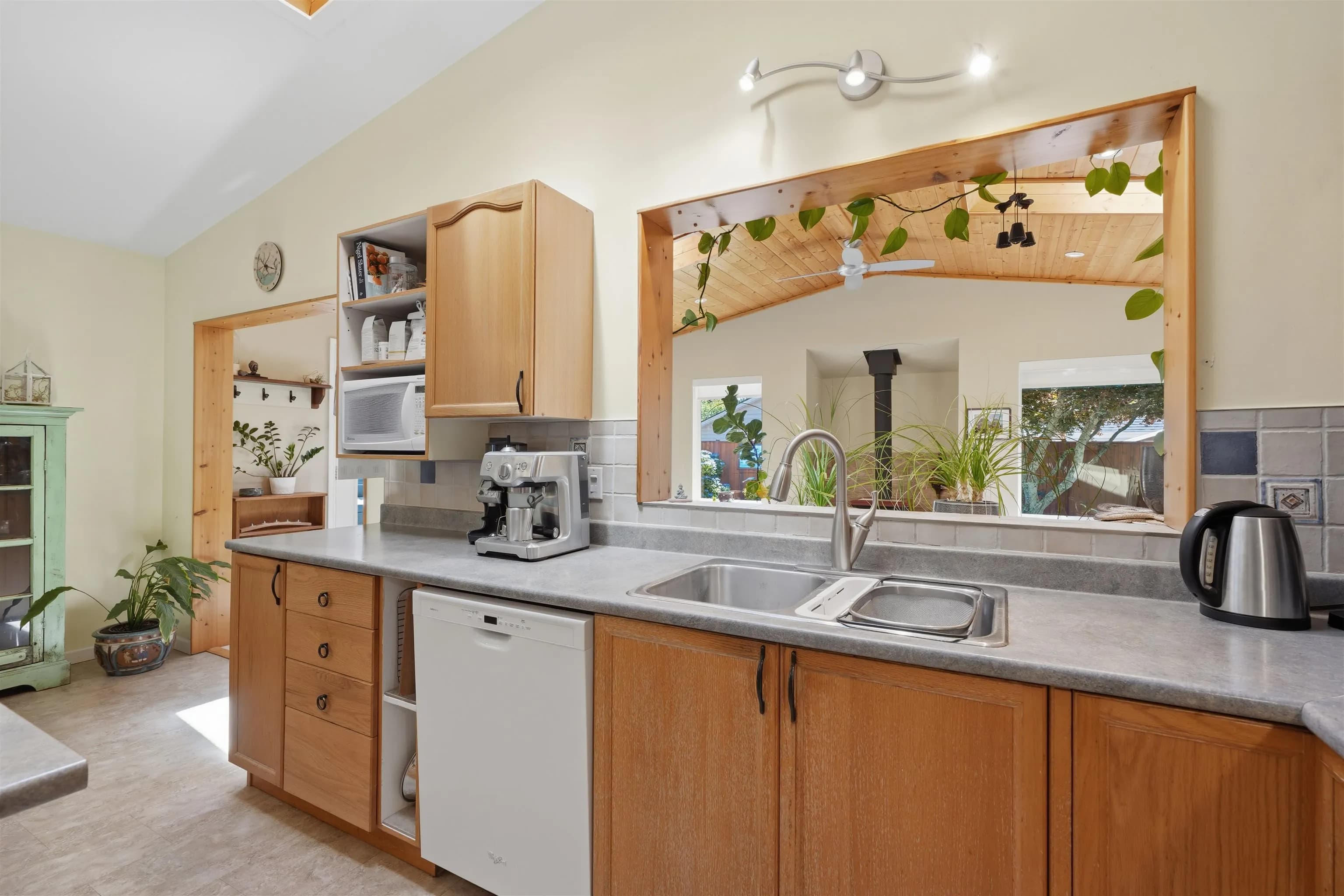 5616 Emerson Road, Sechelt, BC V0N 3A7 — image 19