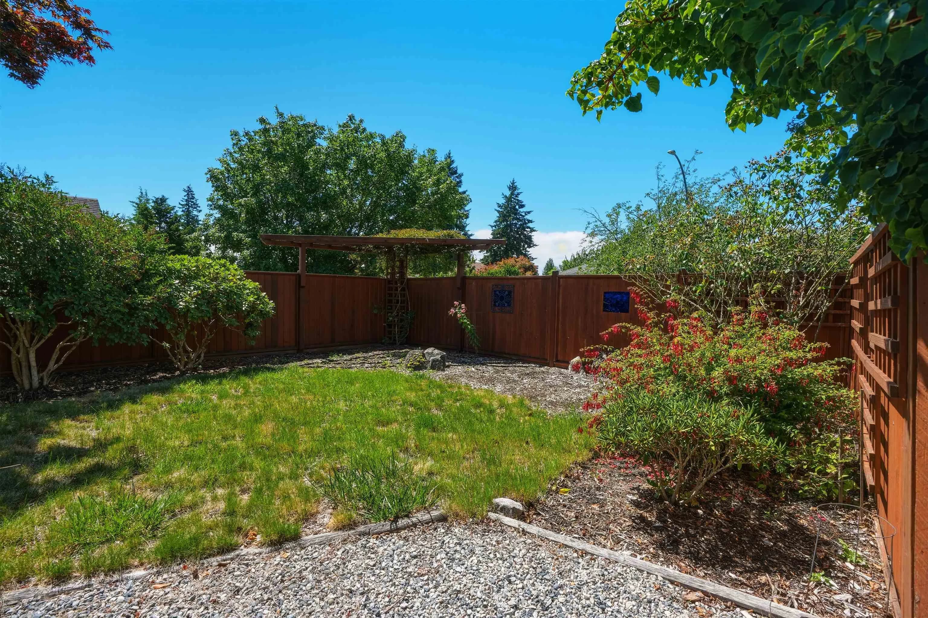 5616 Emerson Road, Sechelt, BC V0N 3A7 — image 12