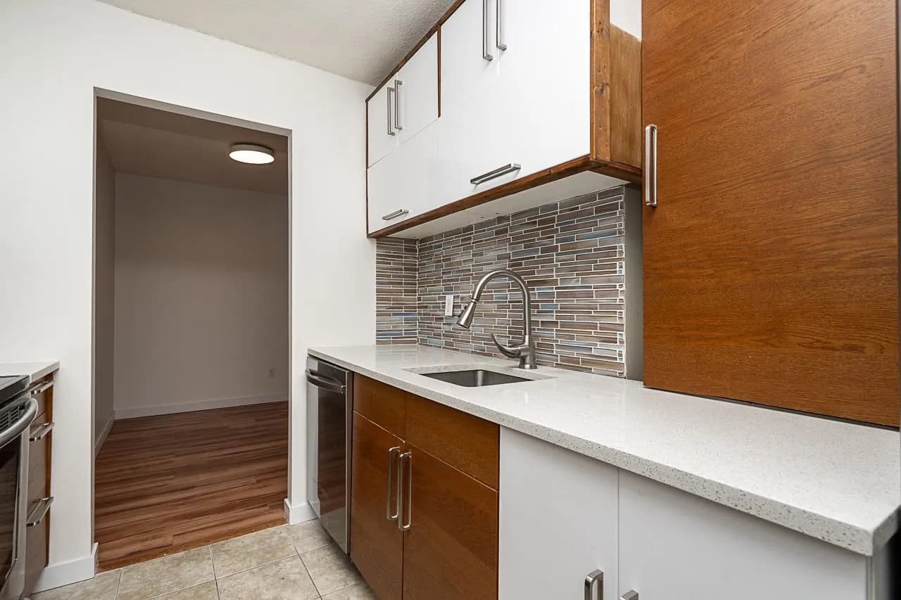 701 2060 Bellwood Avenue, Burnaby, BC V5B 4V2 — image 17