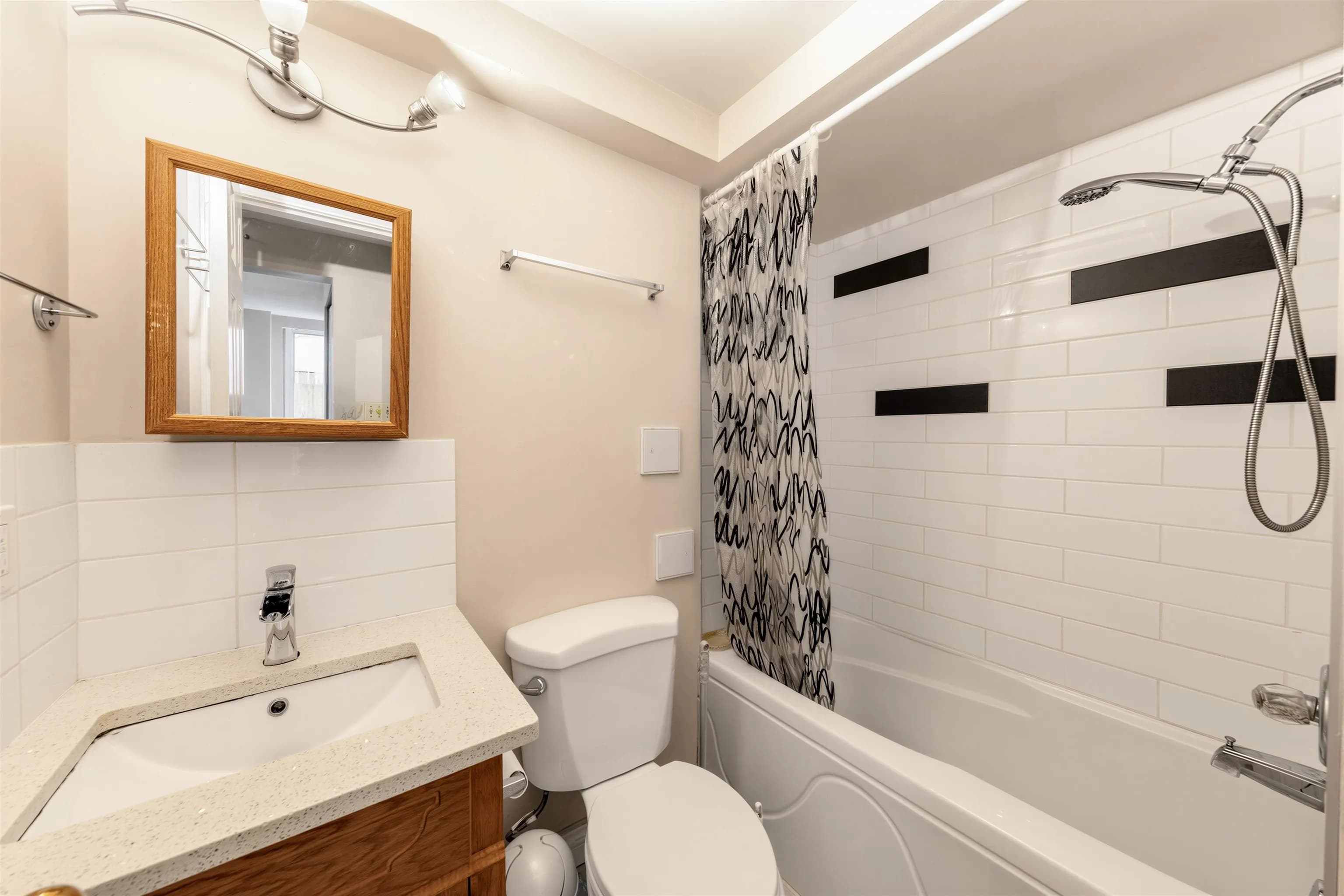 2553 E 22nd Avenue, Vancouver, BC V5M 2X4 — image 17