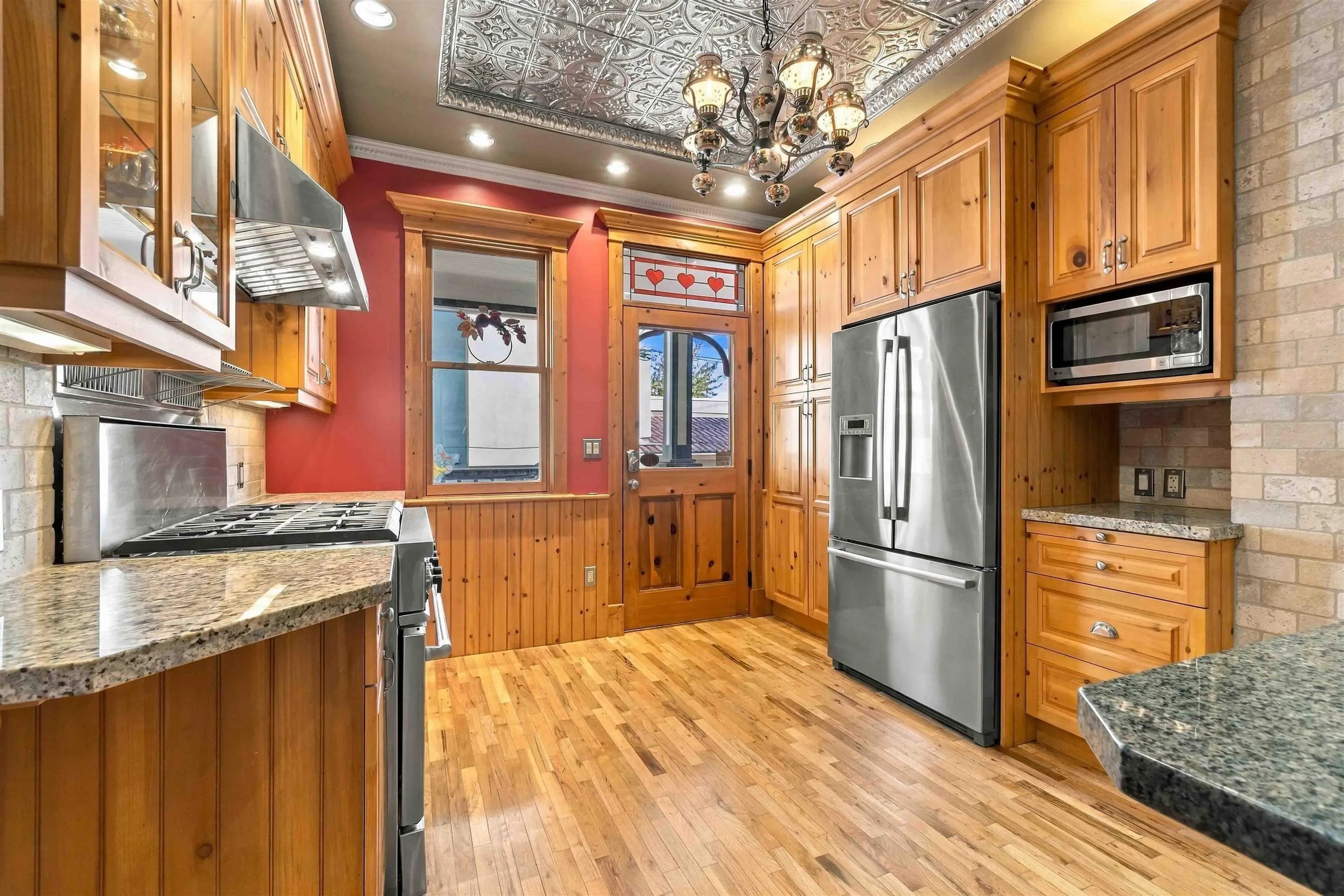 97 E King Edward Avenue, Vancouver, BC V5V 2B8 — image 13