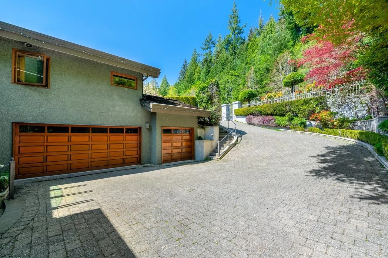 1626 Pinecrest Drive, West Vancouver, BC V7S 3H3 — image 39