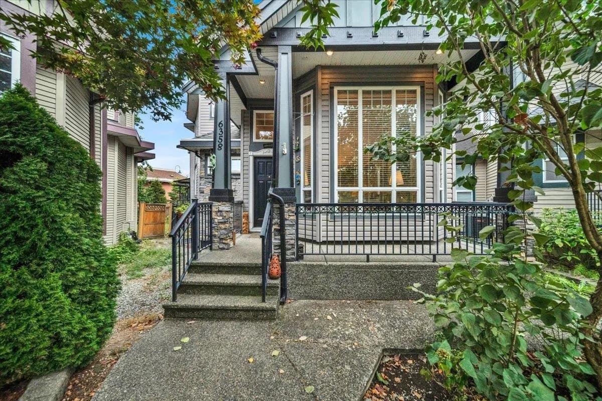 6358 167b Street, Surrey, BC V3S 1X3 — image 5