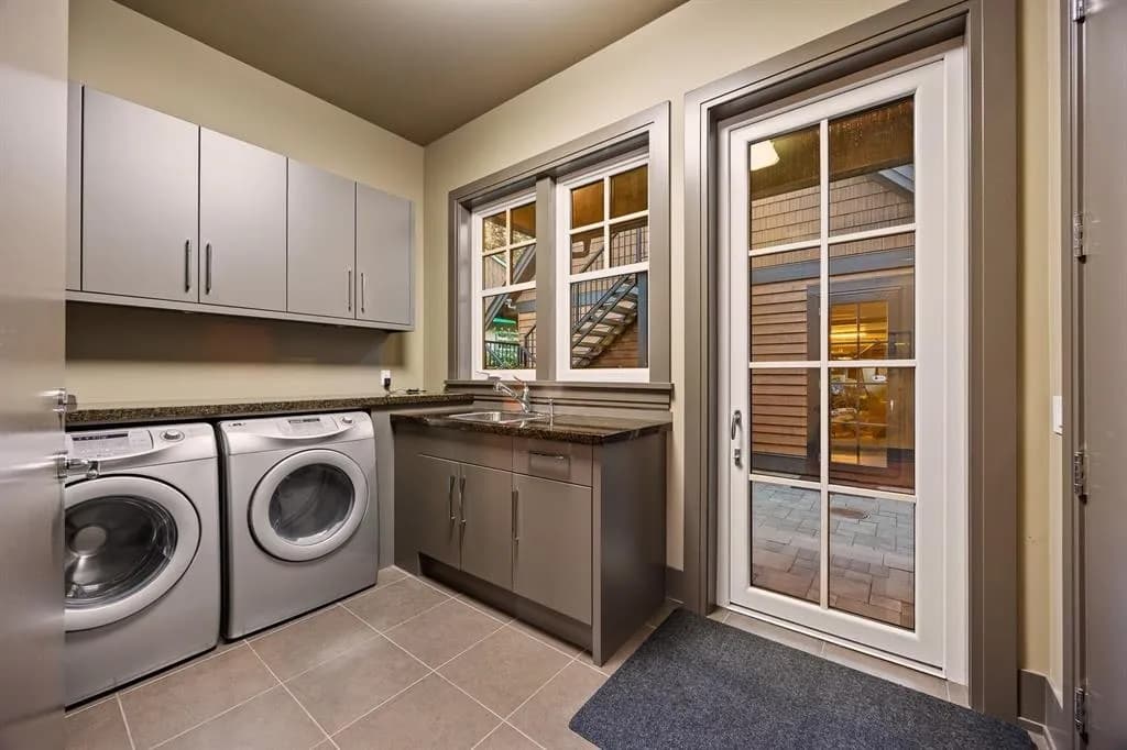 2737 Crescent Drive, Surrey, BC V4A 3J9 — image 20