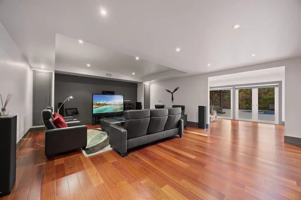 2737 Crescent Drive, Surrey, BC V4A 3J9 — image 32
