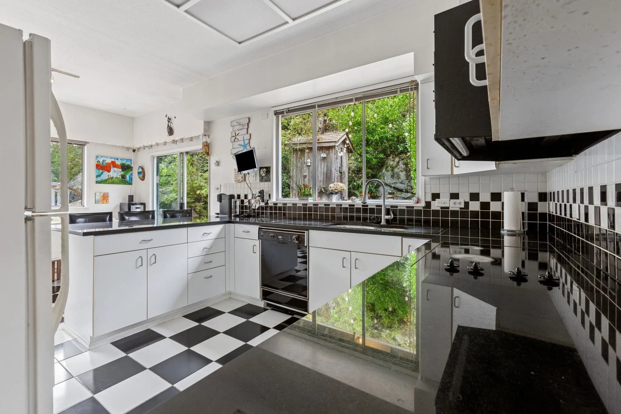 5607 Eagle Harbour Road, West Vancouver, BC V7W 1P4 — image 15