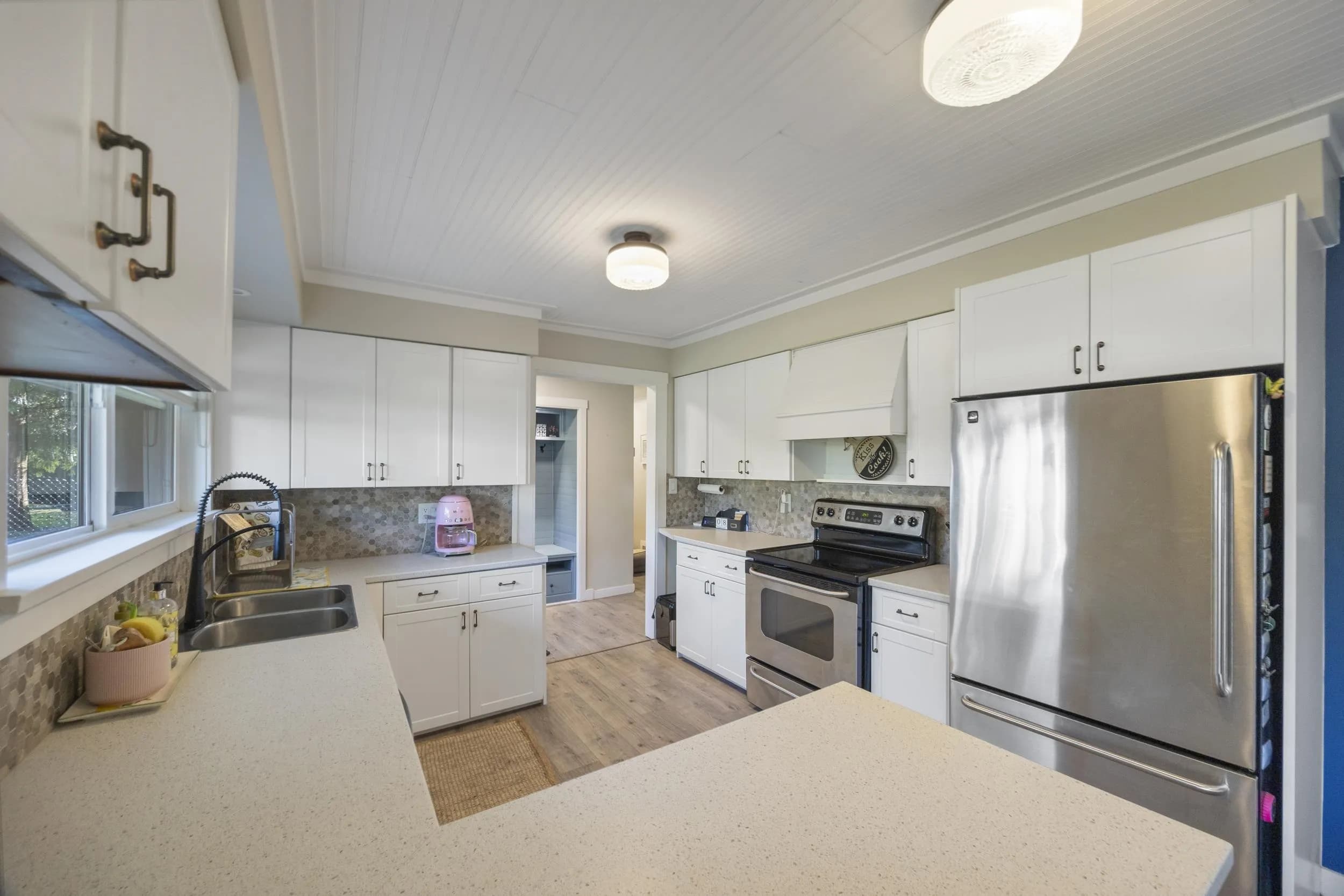 12037 208 Street, Maple Ridge, BC V2X 4W9 — image 2