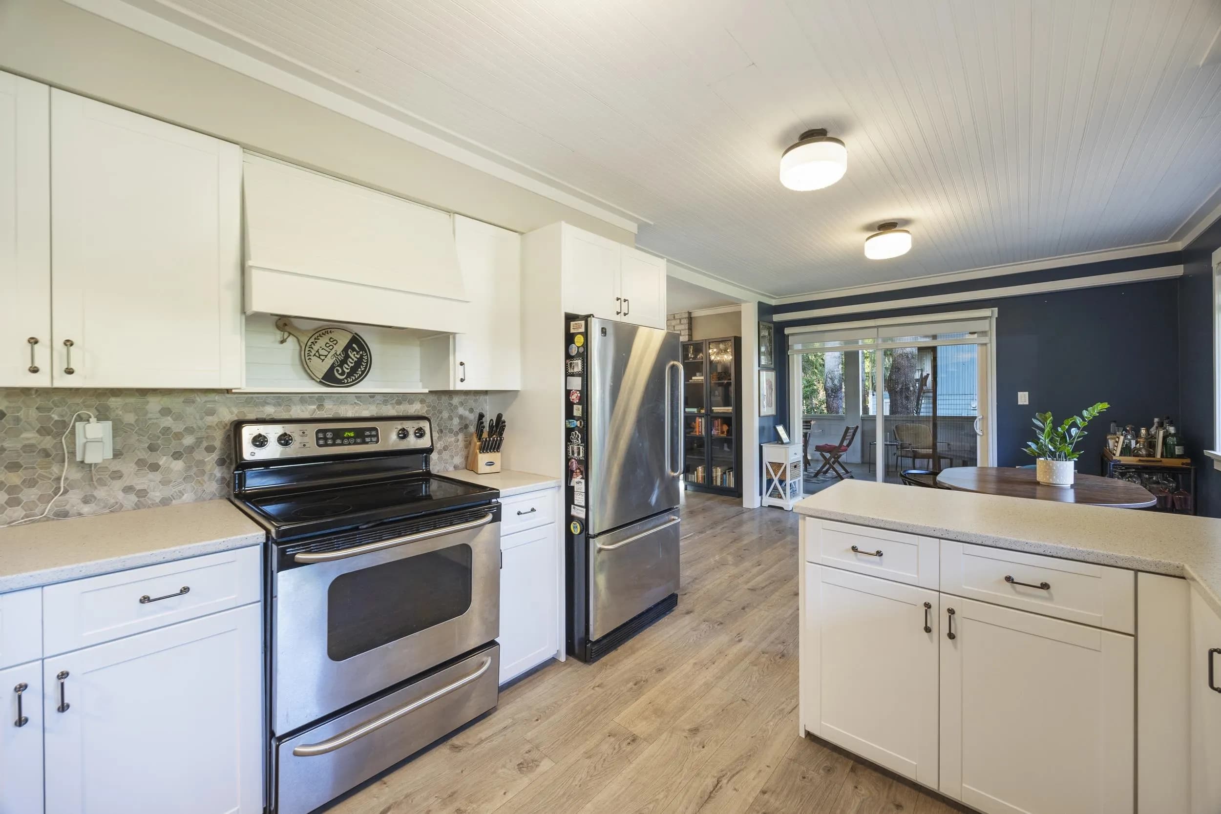 12037 208 Street, Maple Ridge, BC V2X 4W9 — image 32