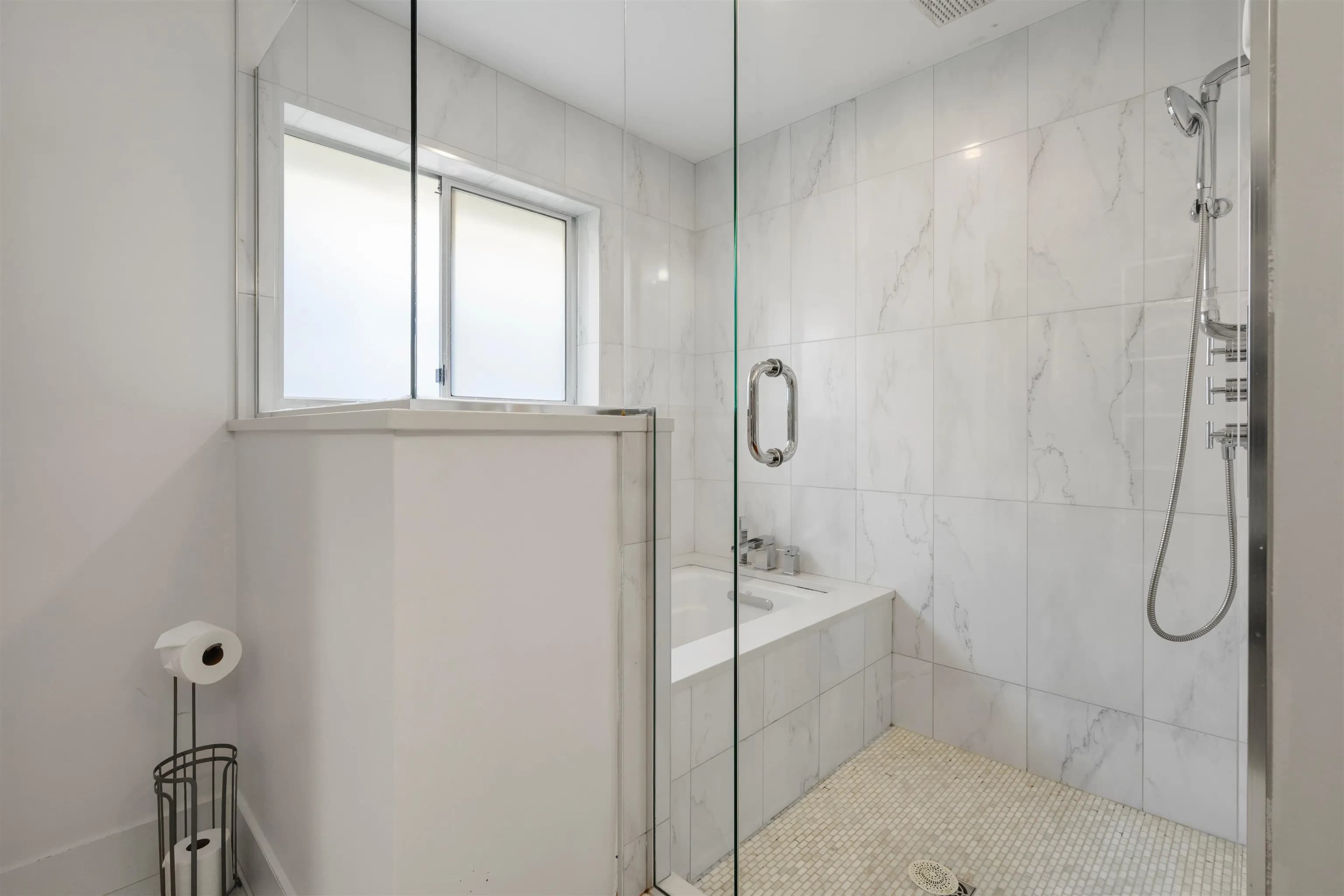 35 W 15th Avenue, Vancouver, BC V5Y 1X7 — image 22