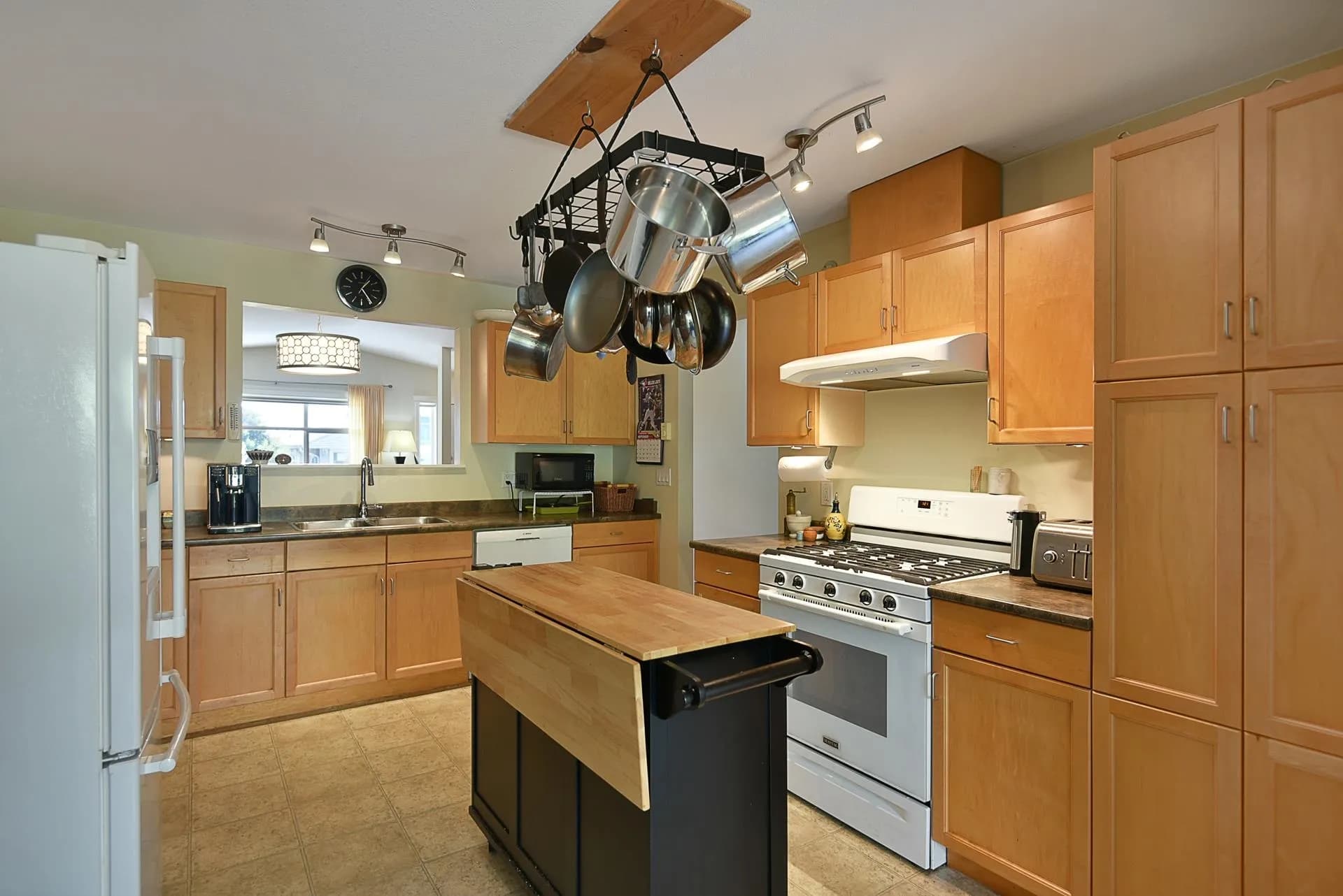6340 Williams Place, Sechelt, BC V7Z 0M6 — image 5