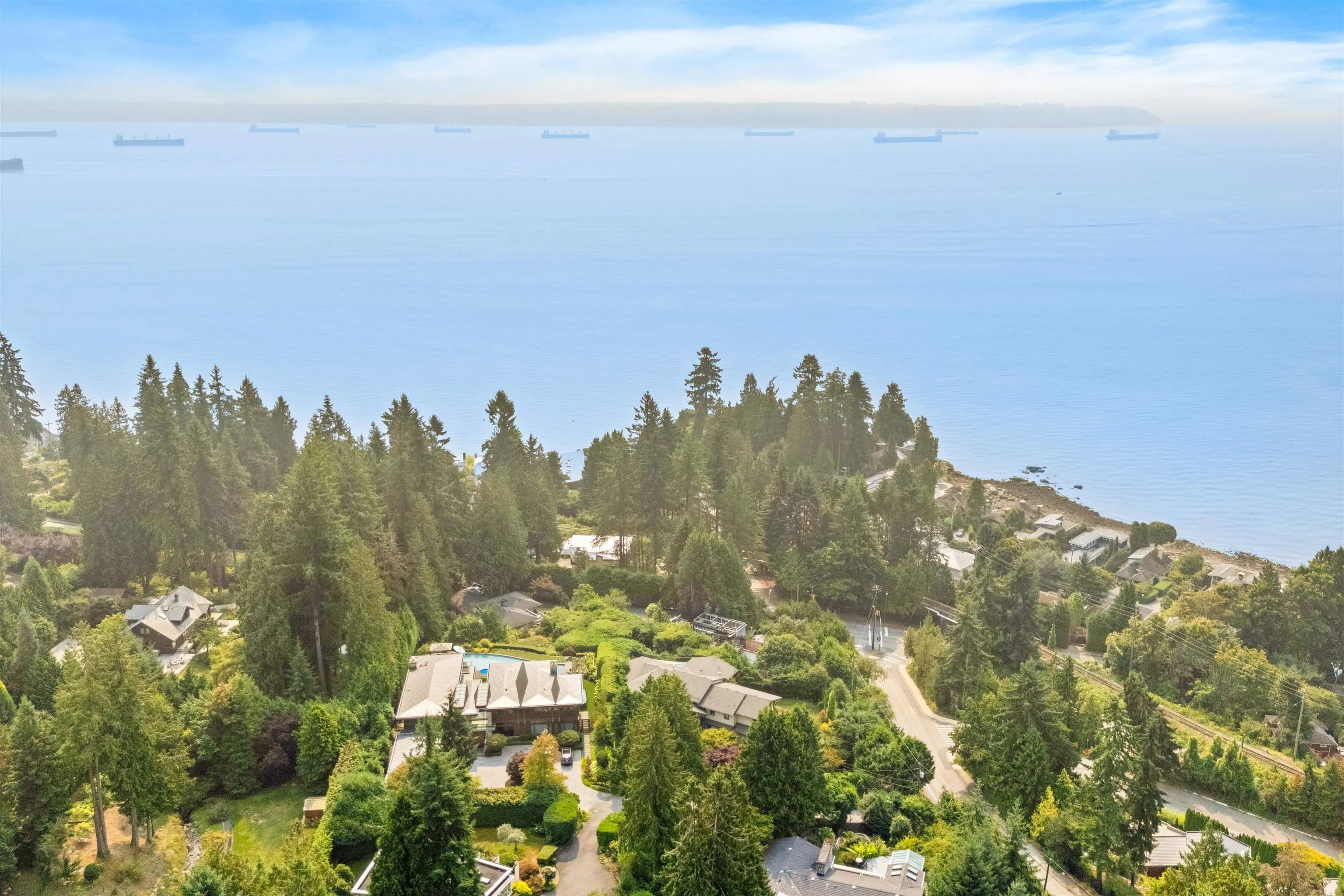 1408 31st Street, West Vancouver, BC V7V 4P5 — image 12