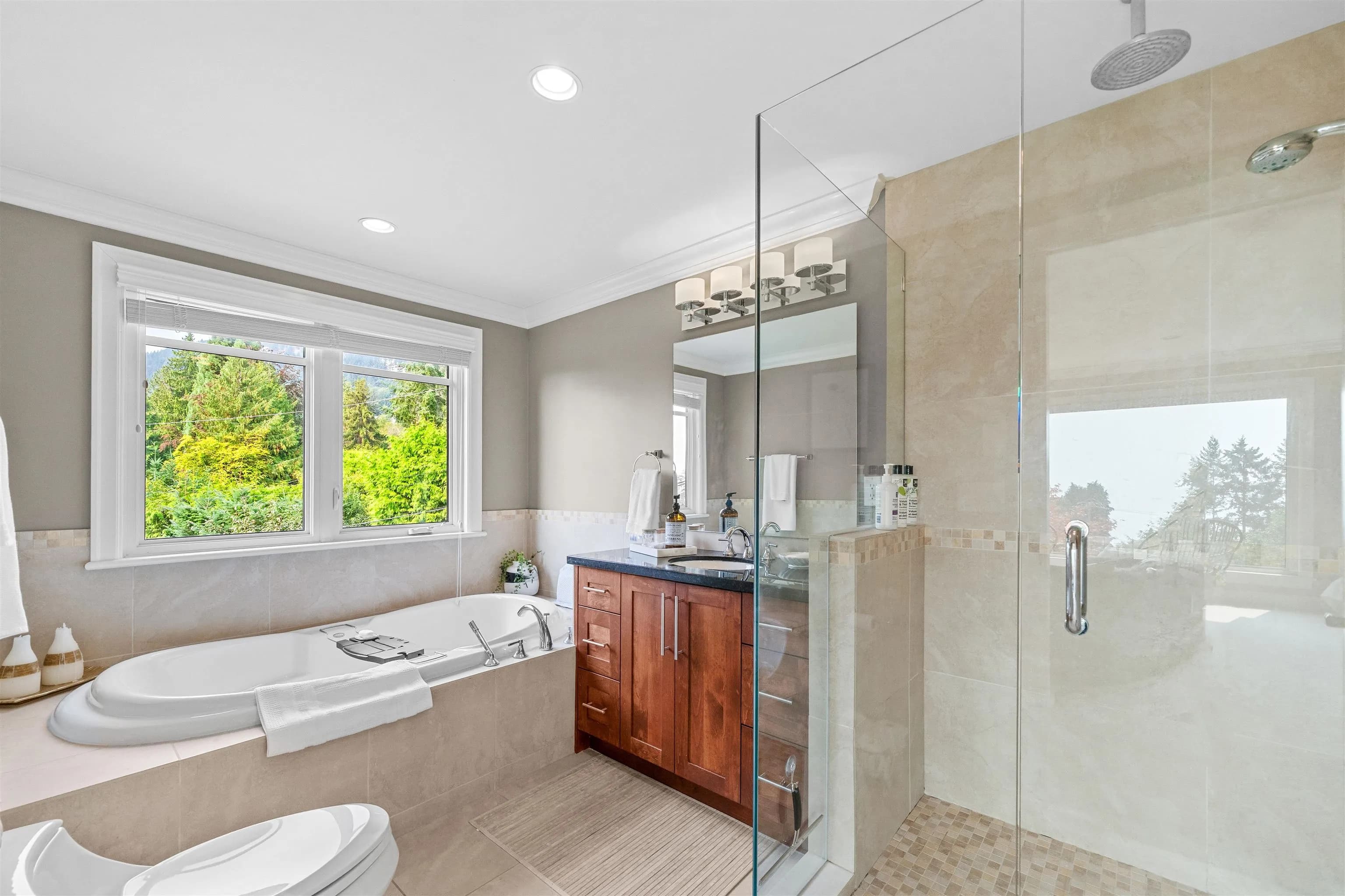 1408 31st Street, West Vancouver, BC V7V 4P5 — image 15