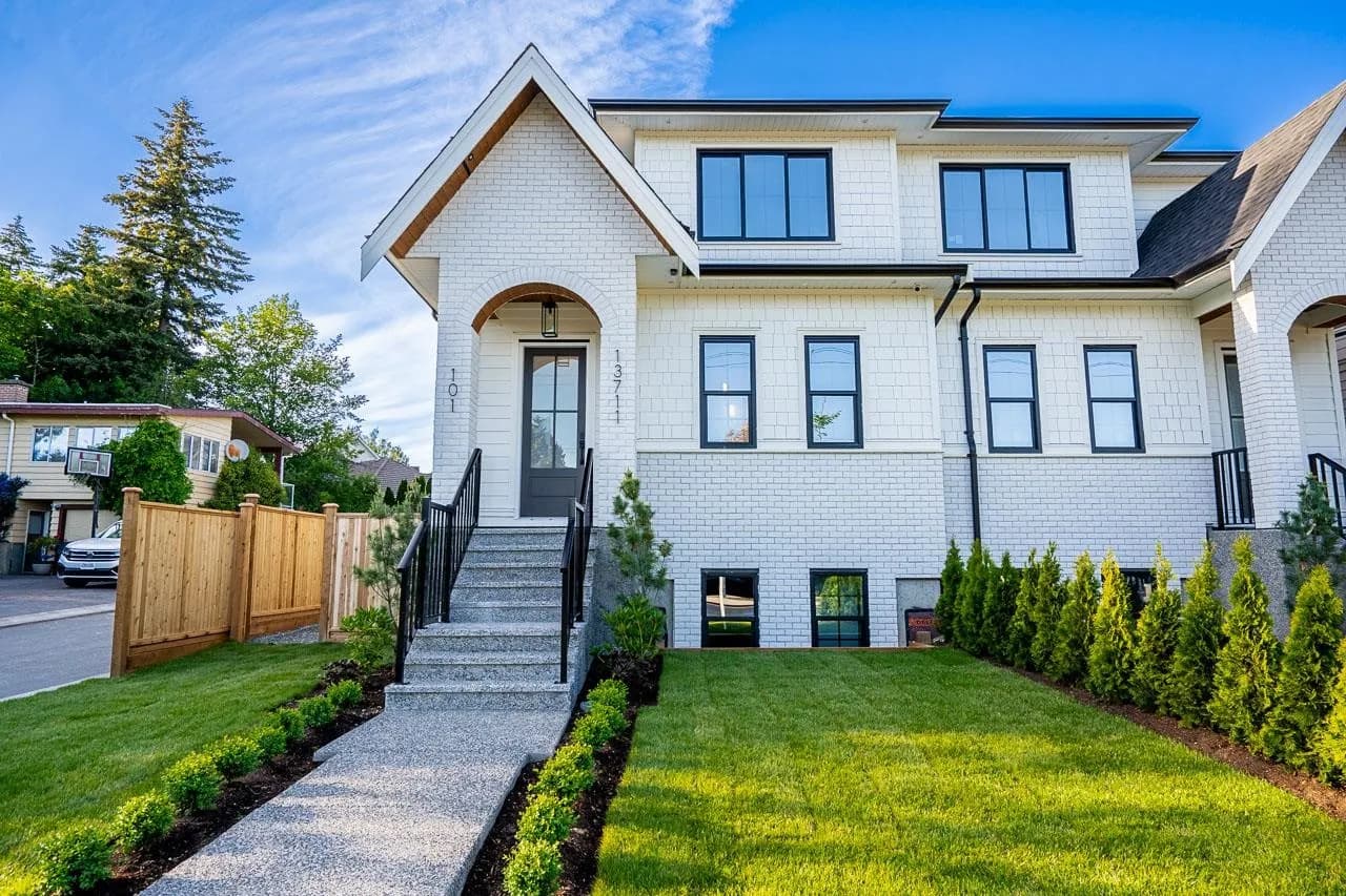 101 13711 16 Avenue, Surrey, BC V4A 1P7 — image 1