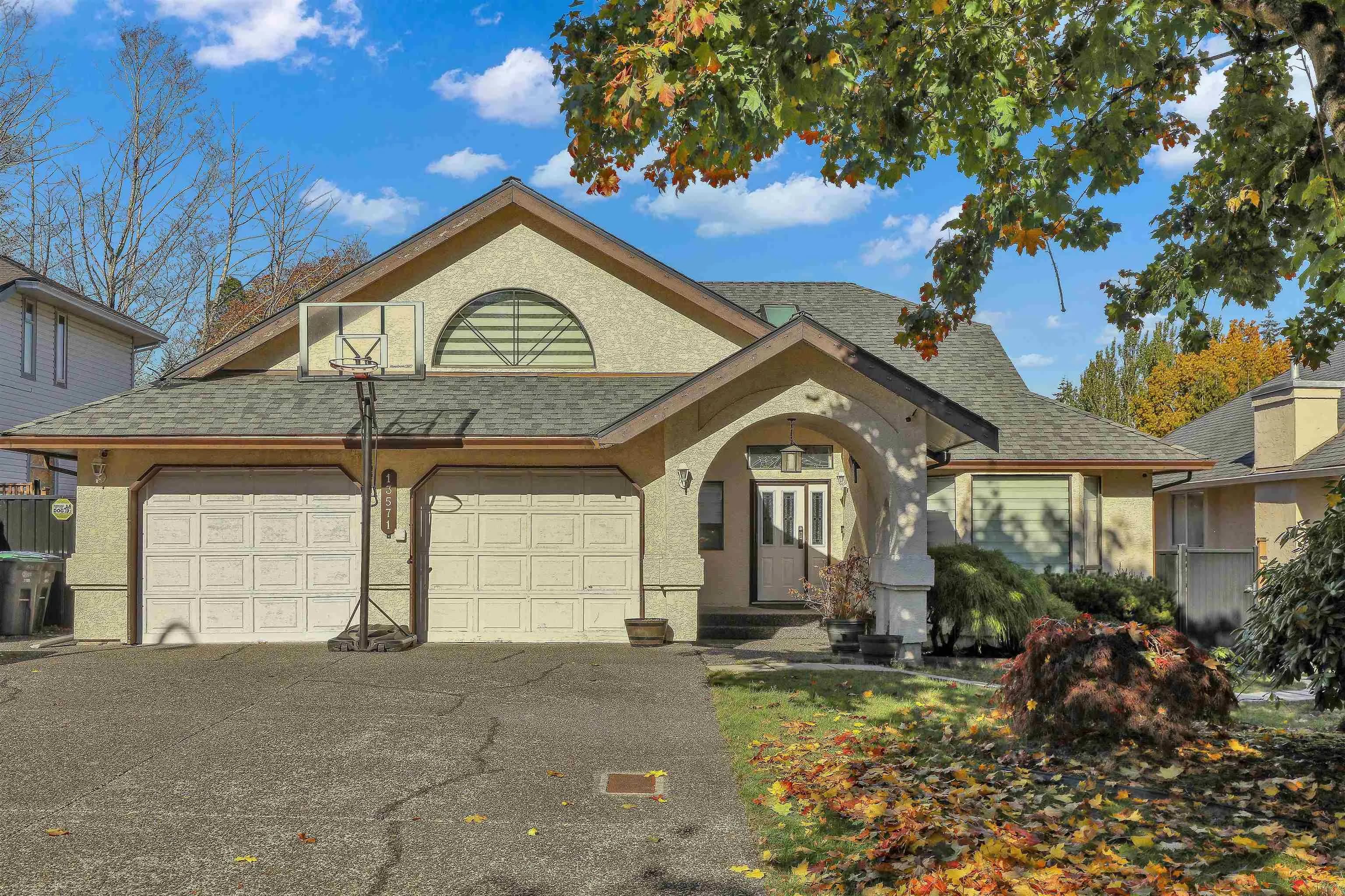 13571 60a Avenue, Surrey, BC V3X 1H7 — image 1