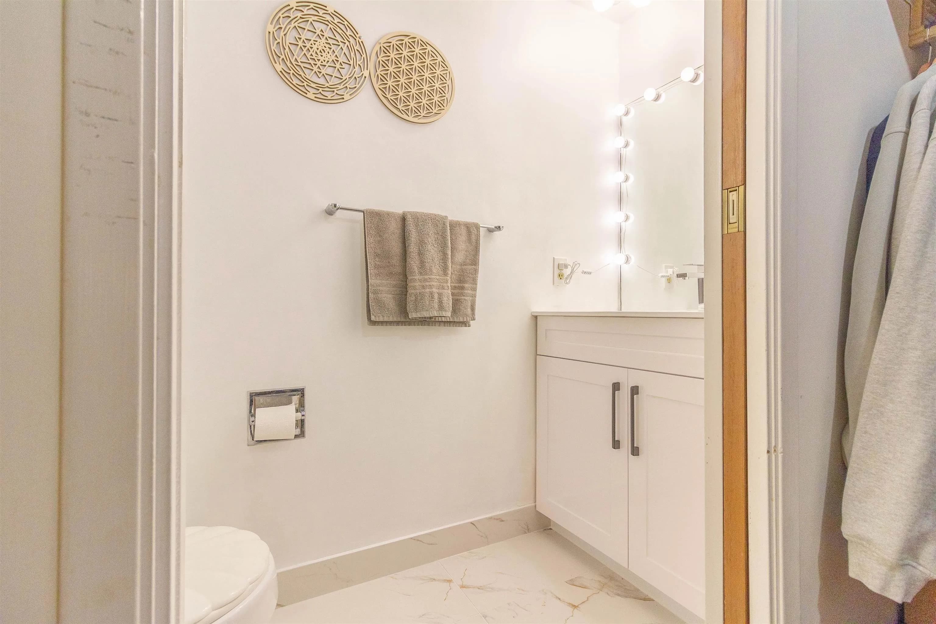 402 4134 Maywood Street, Burnaby, BC V5H 4C9 — image 14