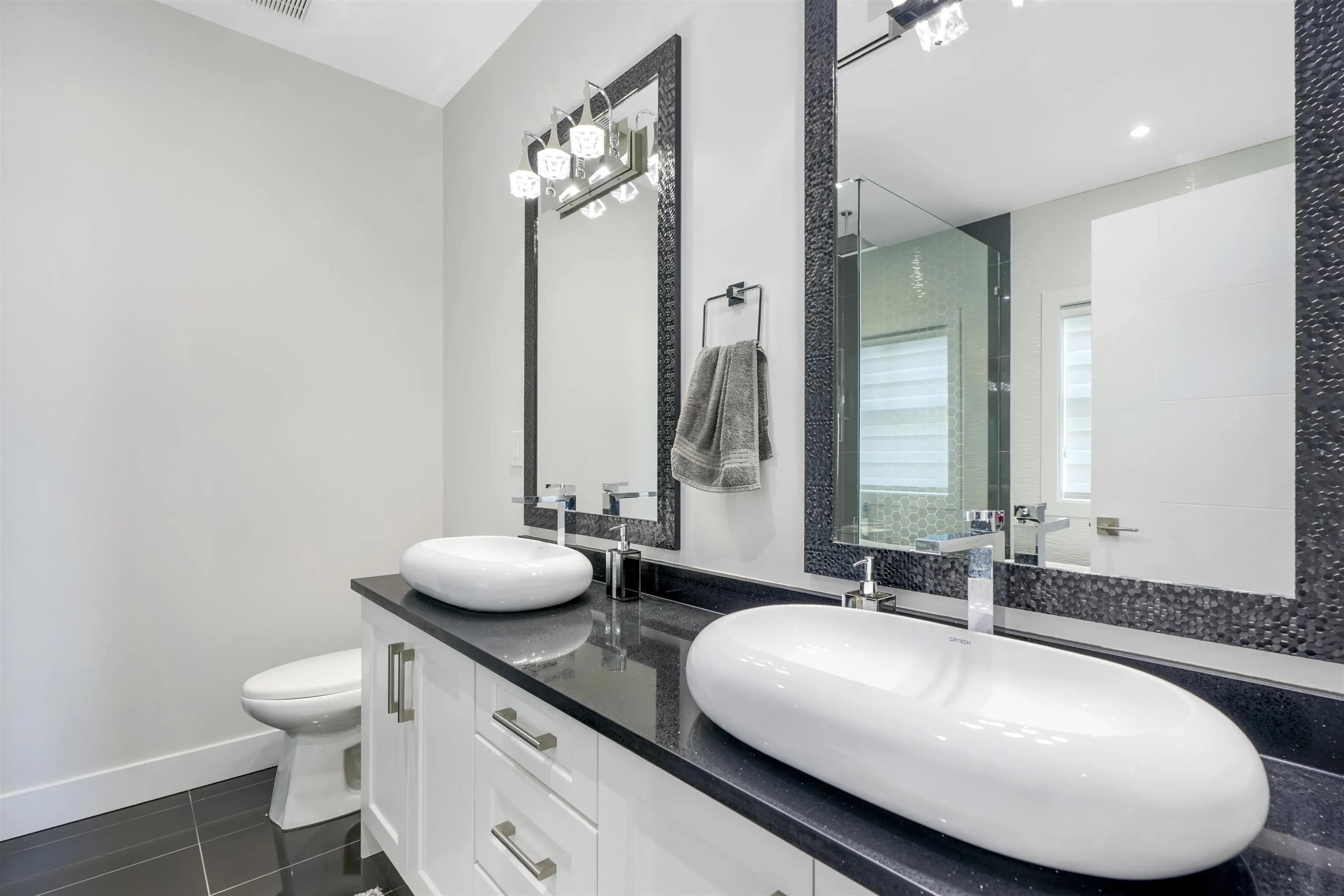 14932 35a Avenue, Surrey, BC V3Z 0Y7 — image 17