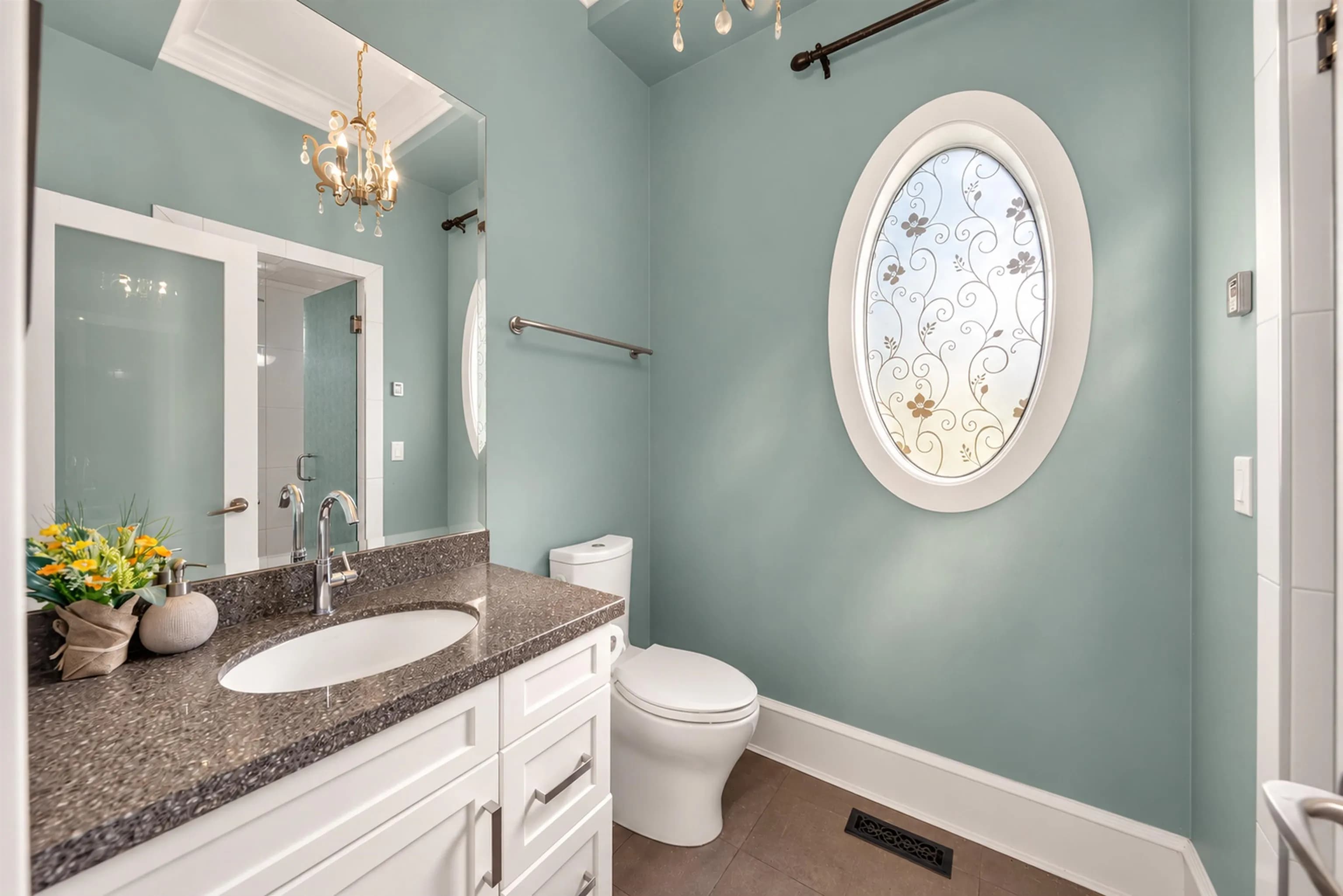 13756 18 Avenue, Surrey, BC V4A 1W4 — image 22