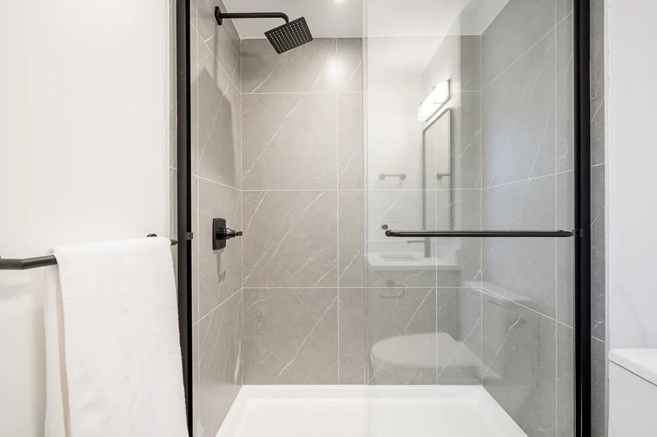 102 13711 16 Avenue, Surrey, BC V4A 1P7 — image 29