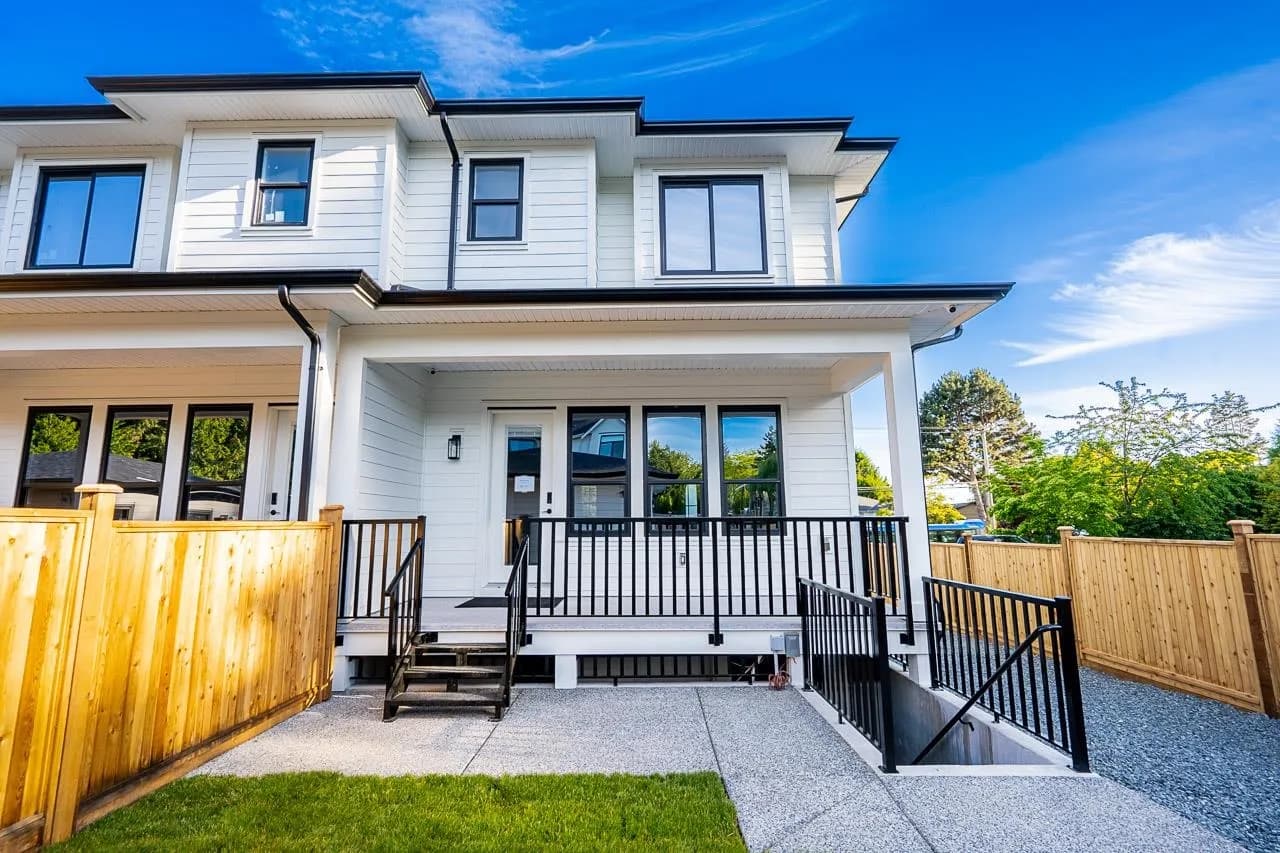 102 13711 16 Avenue, Surrey, BC V4A 1P7 — image 36
