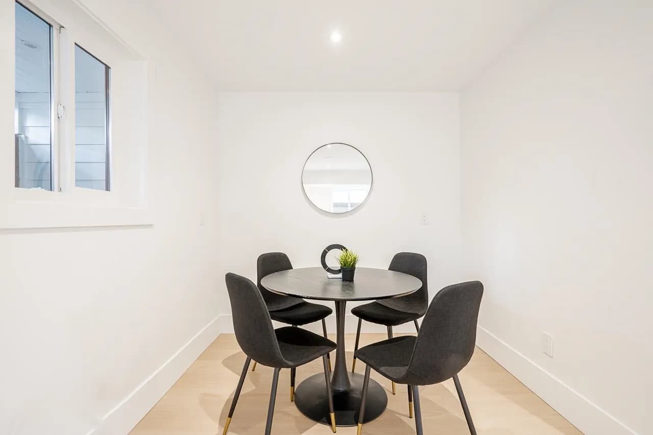 102 13711 16 Avenue, Surrey, BC V4A 1P7 — image 31