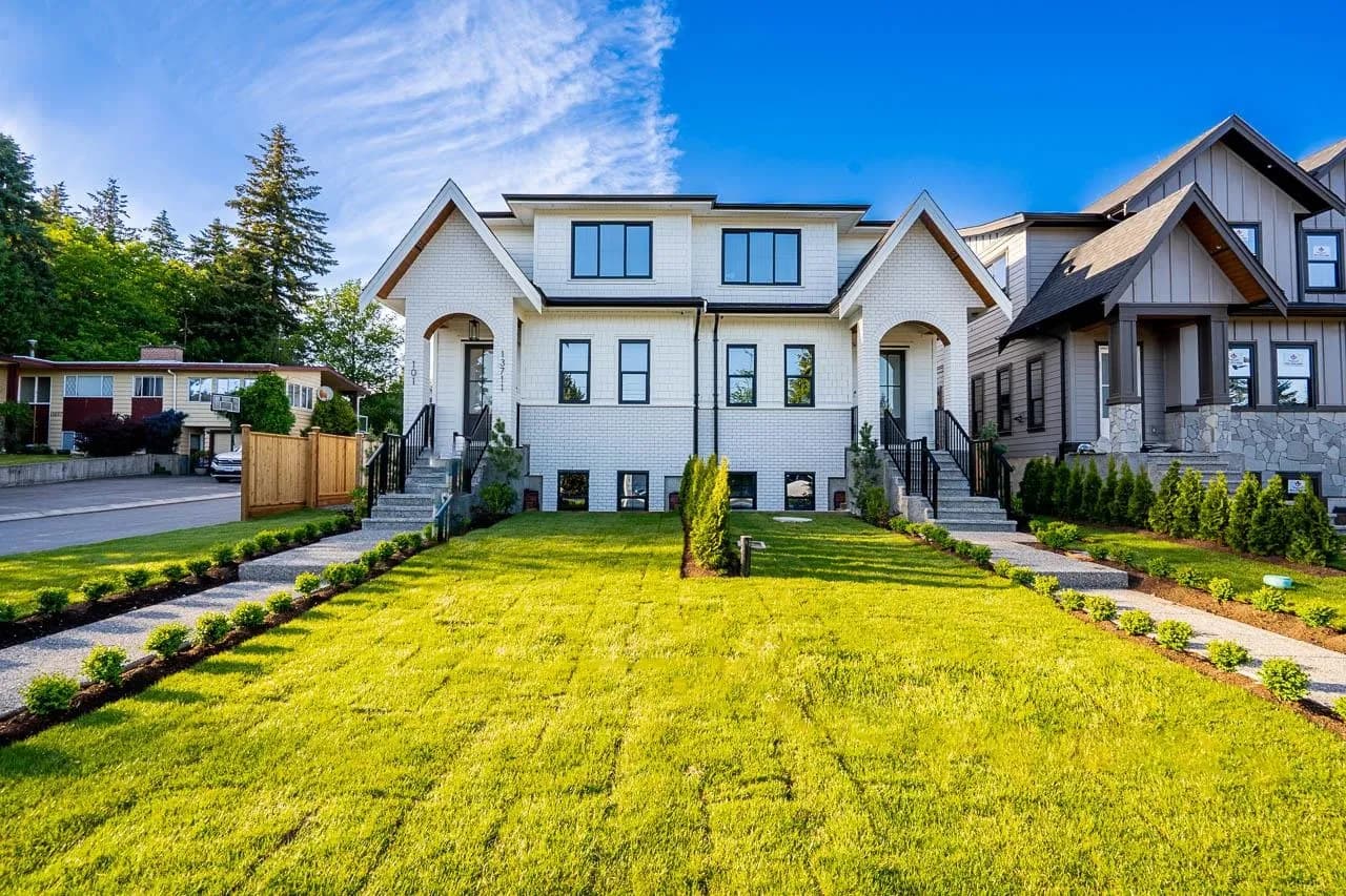 102 13711 16 Avenue, Surrey, BC V4A 1P7 — image 1