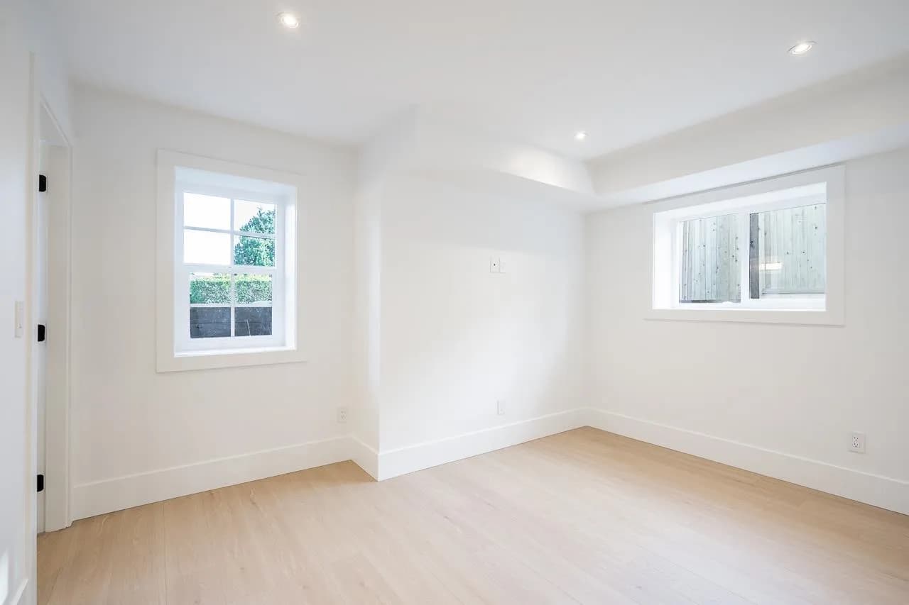 102 13711 16 Avenue, Surrey, BC V4A 1P7 — image 27