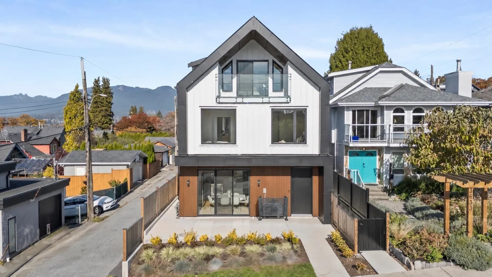 1 3623 Triumph Street, Vancouver, BC V5K 1V4 — image 37