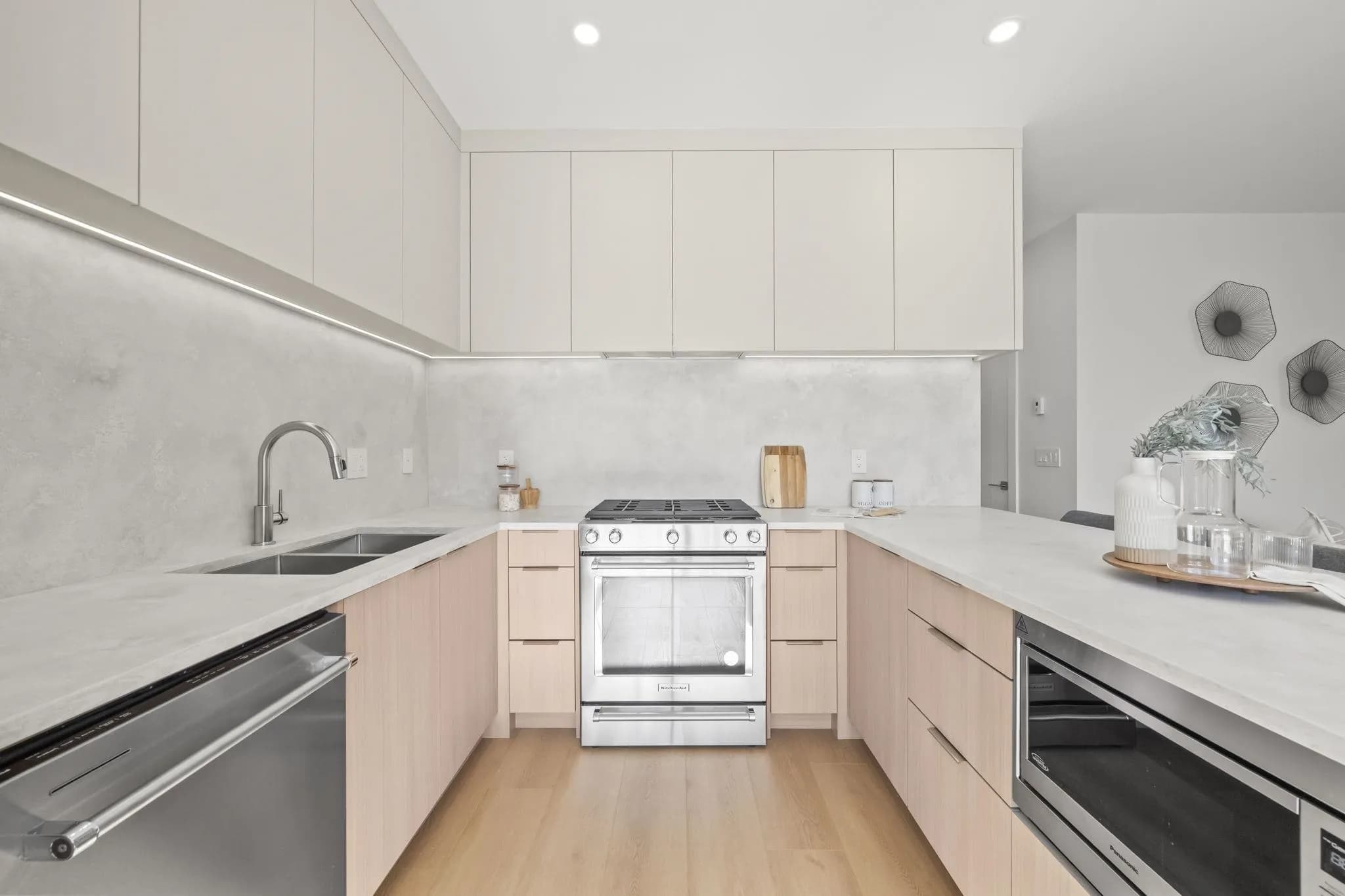 1 3623 Triumph Street, Vancouver, BC V5K 1V4 — image 4